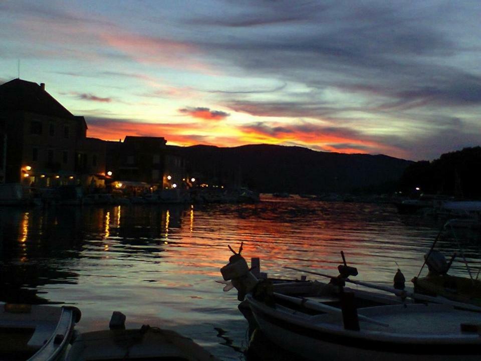Guest House San Nikola Stari Grad  Luaran gambar